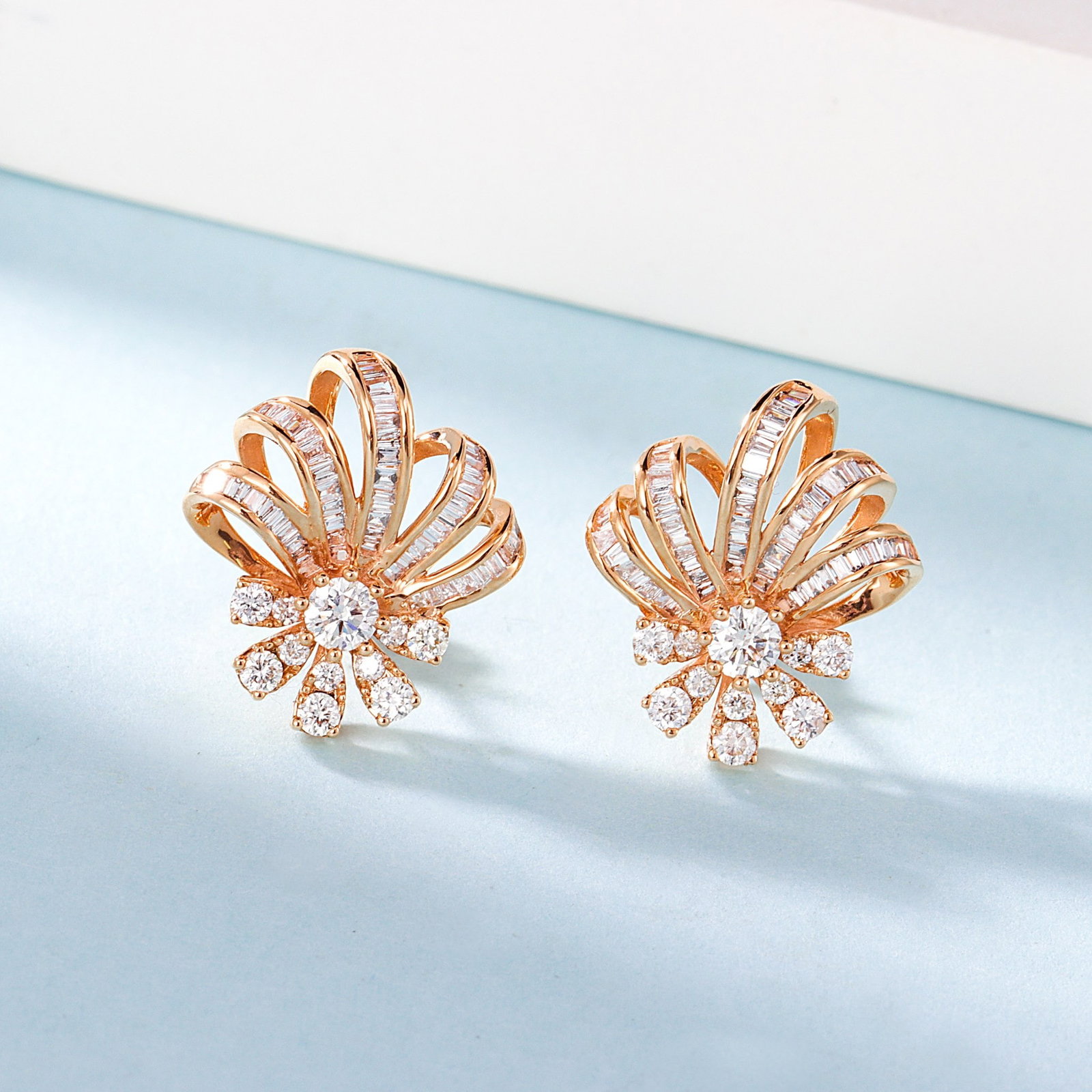 14k Gold 1.14 Ct Natural H Diamond Earrings: Ref:231106254 // gold content:14k gold // main gemstone:diamond // shape:multiple // carat weight:1. 14ct // clarity grade:vs-si // color:h // treatment:natural // Condition: New Low Estimate: