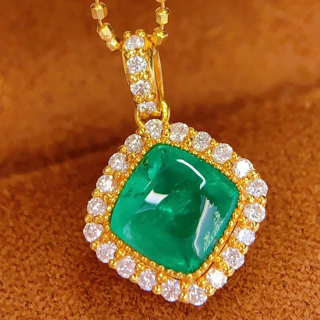 14k Gold 2.2 Ct Natural Emerald & Diamond Pendant( Without Chain ): Ref:231106256 // gold content:14k gold // main gemstone:emerald // shape:cushion // carat weight:2. 2ct // color:green // treatment:natural // // adjacent gemstone 2 : diamond // number of stones:24
