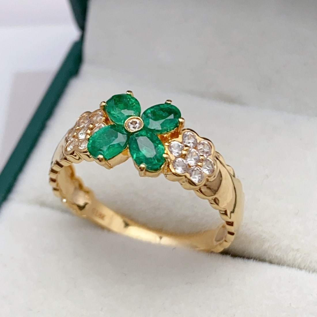 14k Gold 1.20 Ct Vivid Green Natural Emerald & Sapphire Ring - 3