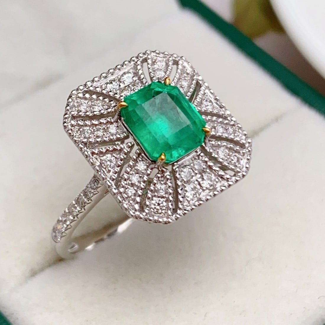 14k Gold 1.57 Ctw Natural Emerald & Diamond Ring: Ref:231106307 // gold content:14k gold // ring size:7. 25us // // main gemstone:emerald // shape:octagonal // carat weight:1. 20ct // color:green // treatment:natural // // adjacent gemstone 2 : diamo