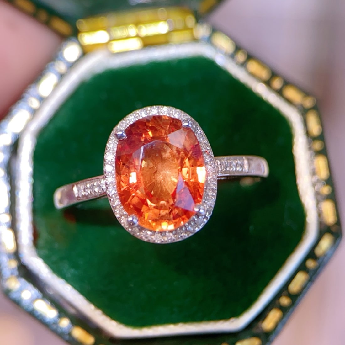 14k Gold 2.92 Ctw Natural Sapphire & Diamond Ring: Ref:231106312 // gold content:14k gold // ring size:7. 25us // // main gemstone:sapphire // shape:oval // carat weight:2. 8ct // color:orange // treatment:natural // // adjacent gemstone 2 : diamond /