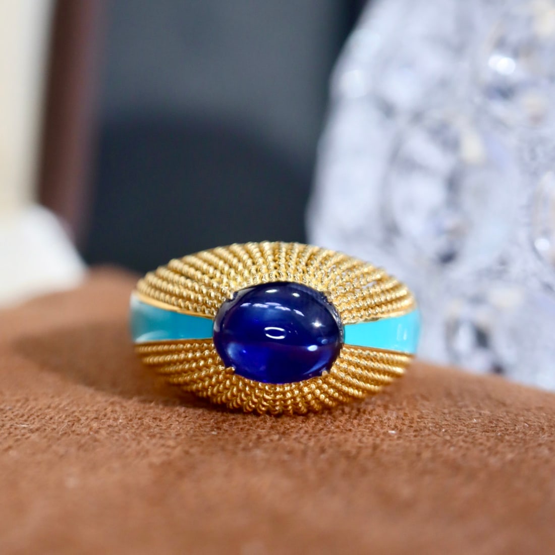 14k Gold 2.25 Ct Natural Sapphire Ring: Ref:231106318 // gold content:14k gold // ring size:7. 25us // // main gemstone:sapphire // shape:oval // carat weight:2. 25ct // color:blue // treatment:natural // Condition: New Low Estimate: