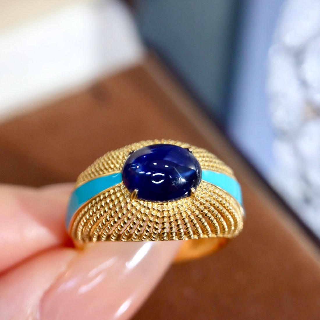 14k Gold 2.25 Ct Natural Sapphire Ring - 8
