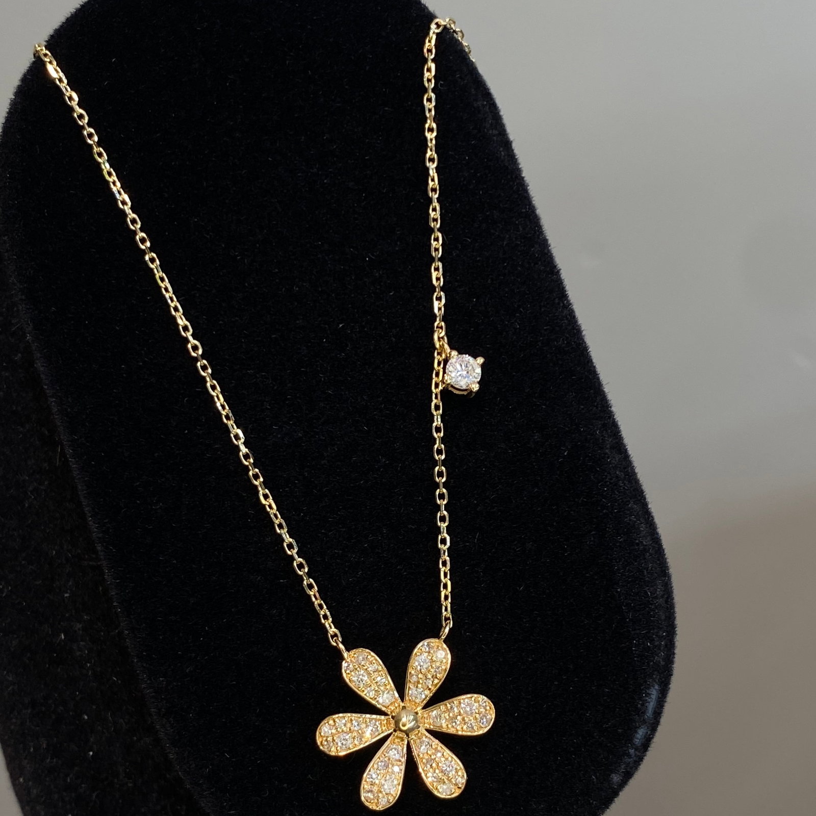 14k Gold 0.3 Ct Natural H Diamond & Flowers Necklace - 4