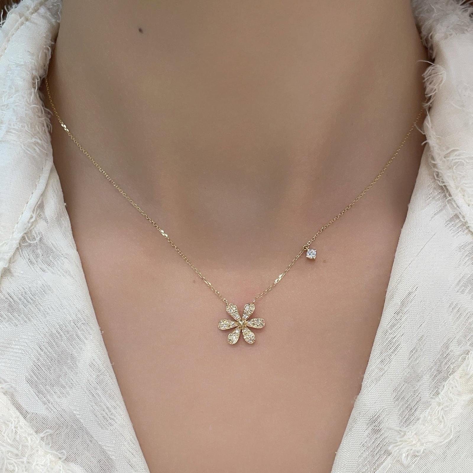 14k Gold 0.3 Ct Natural H Diamond & Flowers Necklace - 5