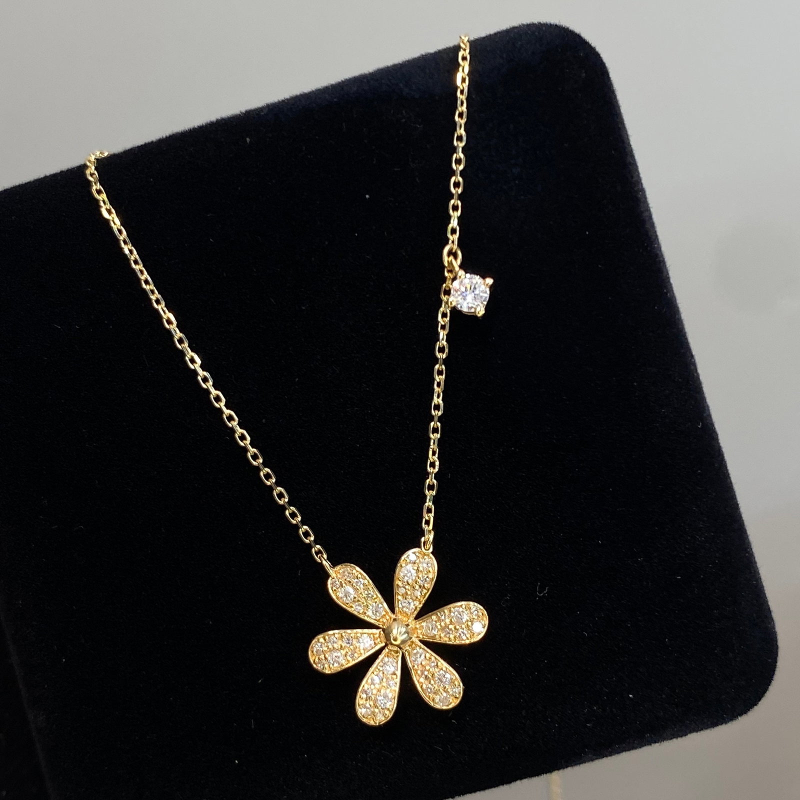 14k Gold 0.3 Ct Natural H Diamond & Flowers Necklace - 8
