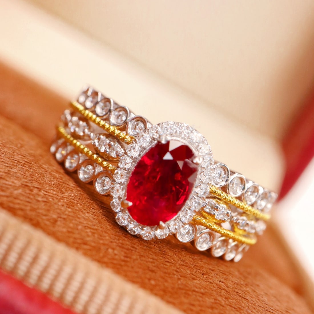 14k Gold 1.04 Ctw Natural Ruby & Diamond Ring: Ref:231106336 // gold content:14k gold // ring size:7. 25us // // main gemstone:ruby // shape:oval // carat weight:0. 72ct // color:pigeonblood red // treatment:natural // // adjacent gemstone 2 :