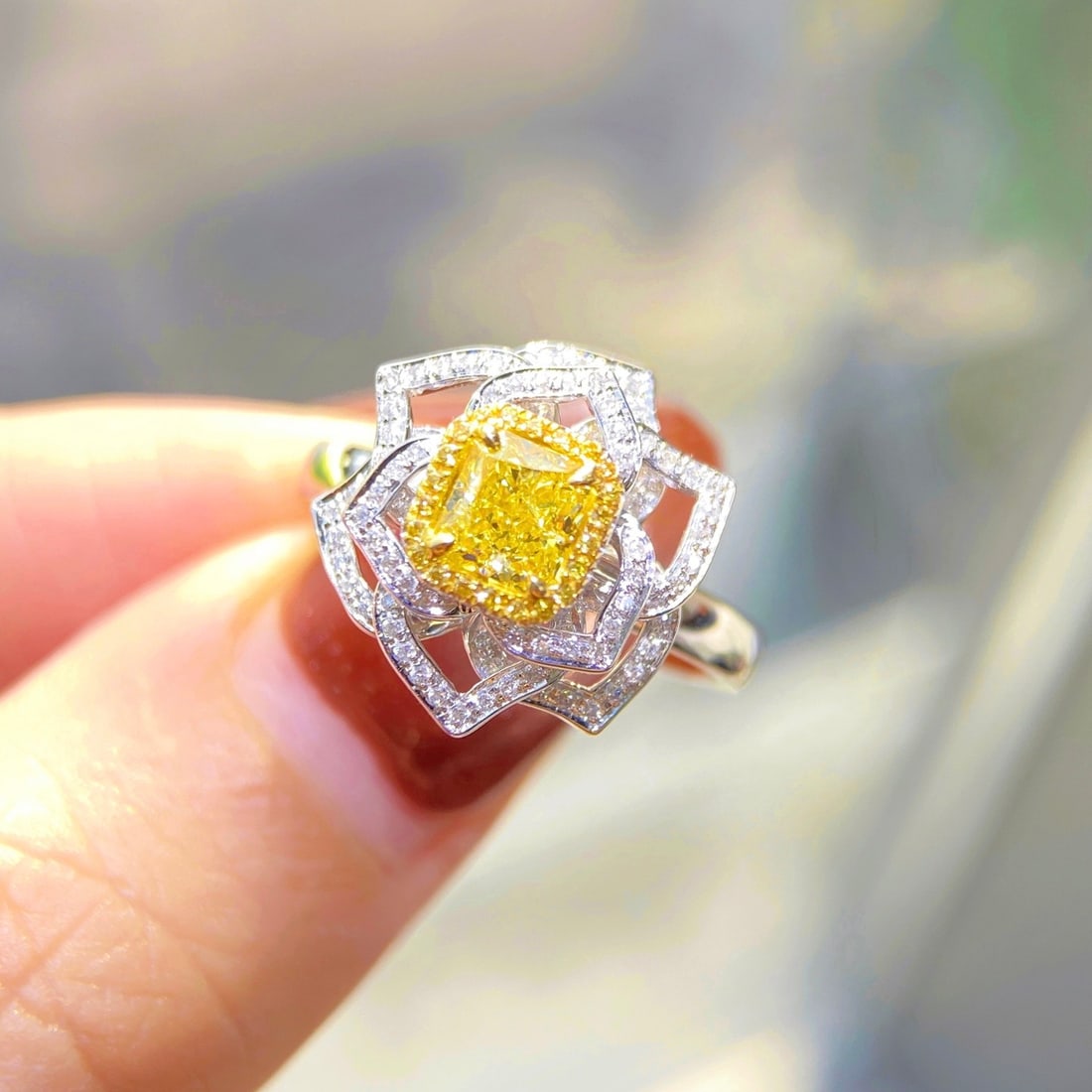 Gia Certified 14k Gold 0.81 Ctw Natural Yellow Diamond & Diamond Ring: Ref:231106337 // gold content:14k gold // ring size:7. 25us // // main gemstone:yellow diamond // certified:gia // shape:radiant // carat weight:0. 56ct // clarity grade:vs2 // color:yellow //