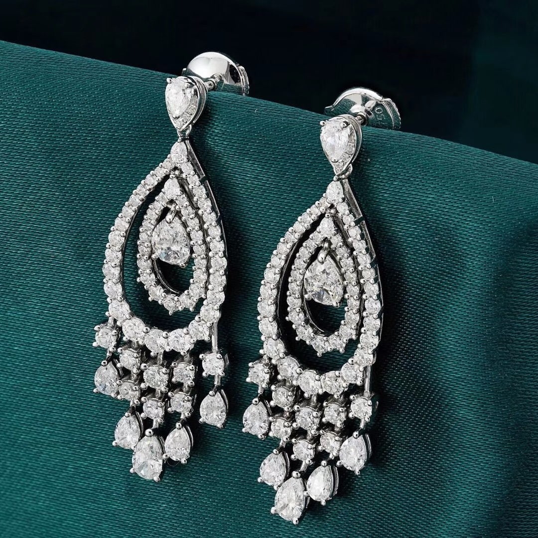 14k Gold 3.75 Ctw Natural H Diamond Earrings: Ref:231106344 // gold content:14k gold // main gemstone:diamond // shape:pear // carat weight:1. 82ct // clarity grade:vs-si // color:h // treatment:natural // // adjacent gemstone 2 : diamond // shap
