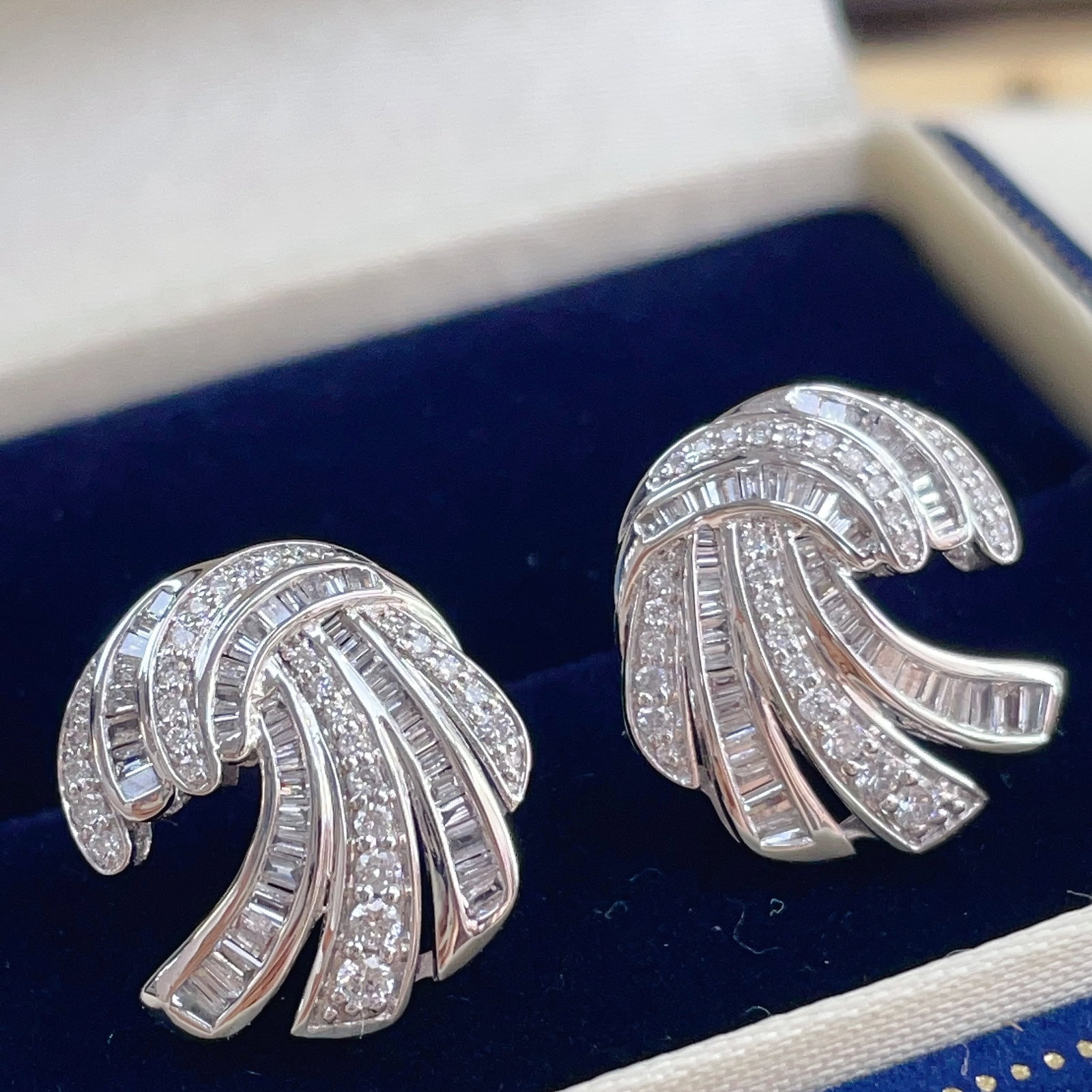 14k Gold 0.66 Ct Natural H Diamond Earrings: Ref:231106350 // gold content:14k gold // main gemstone:diamond // shape:multiple // carat weight:0. 66ct // clarity grade:vs-si // color:h // treatment:natural // Condition: New Low Estimate: 6200.00