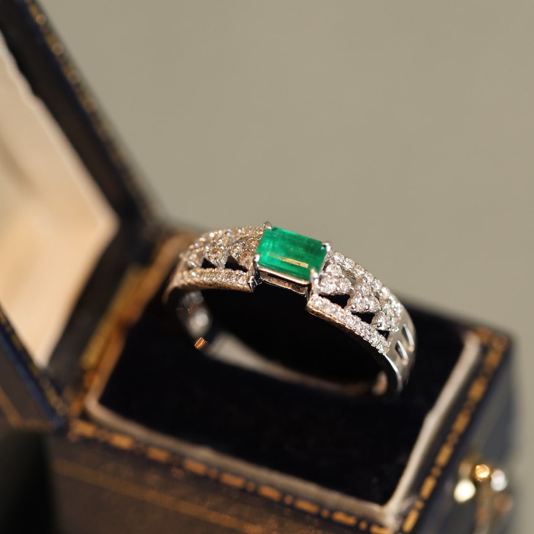 14k Gold 0.59 Ctw Vivid Green Natural Emerald & Diamond Ring: Ref:231106356 // gold content:14k gold // ring size:7. 25us // // main gemstone:emerald // shape:octagonal // carat weight:0. 35ct // color:vivid green // treatment:natural // // adjacent gemstone 2
