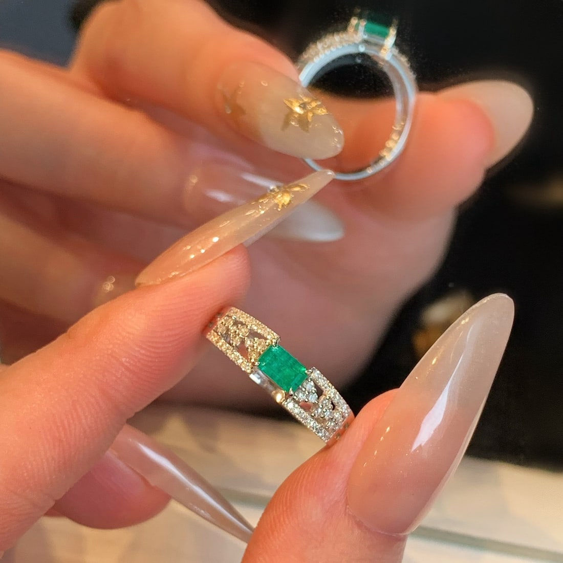 14k Gold 0.59 Ctw Vivid Green Natural Emerald & Diamond Ring - 7