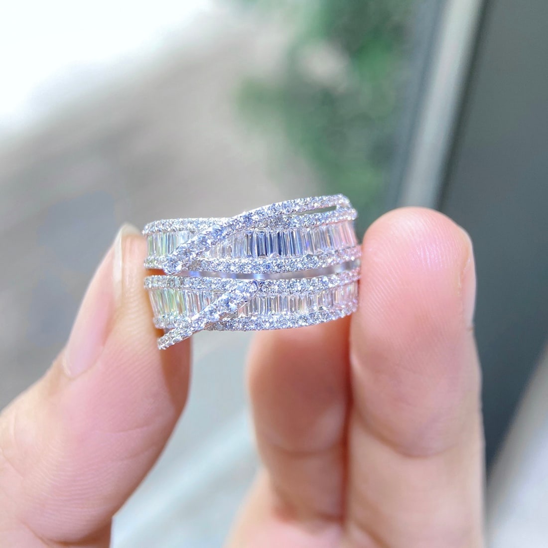 14k Gold 2.00 Ct Natural H Diamond Ring: Ref:231106376 // gold content:14k gold // ring size:7. 25us // // main gemstone:diamond // shape:multiple // carat weight:2. 00ct // clarity grade:vs-si // color:h // treatment:natural // Condition: