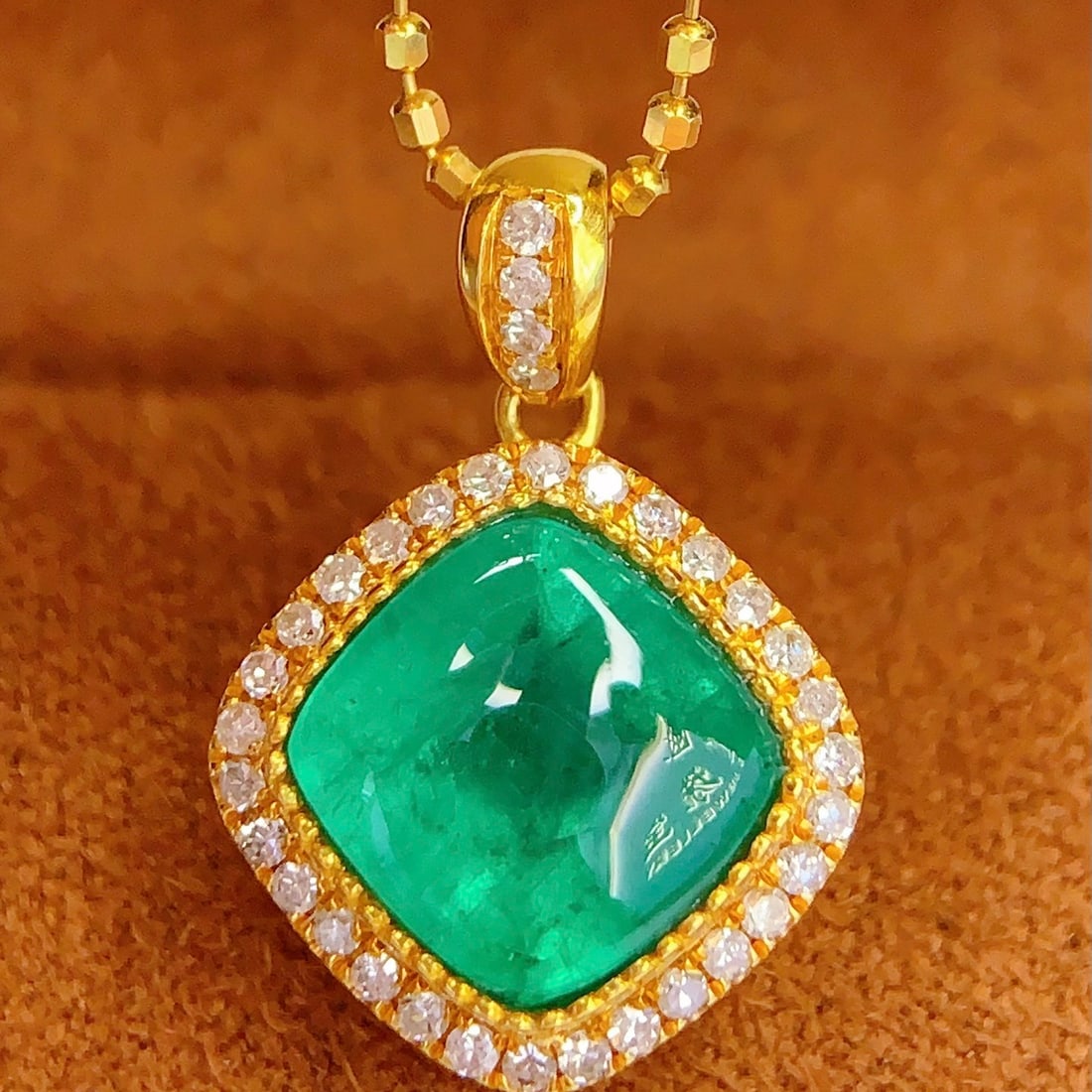 14k Gold 3 Ct Natural Emerald & Diamond Pendant( Without Chain ): Ref:231106388 // gold content:14k gold // main gemstone:emerald // shape:cushion // carat weight:3ct // color:green // treatment:natural // // adjacent gemstone 2 : diamond // number of stones:33 //
