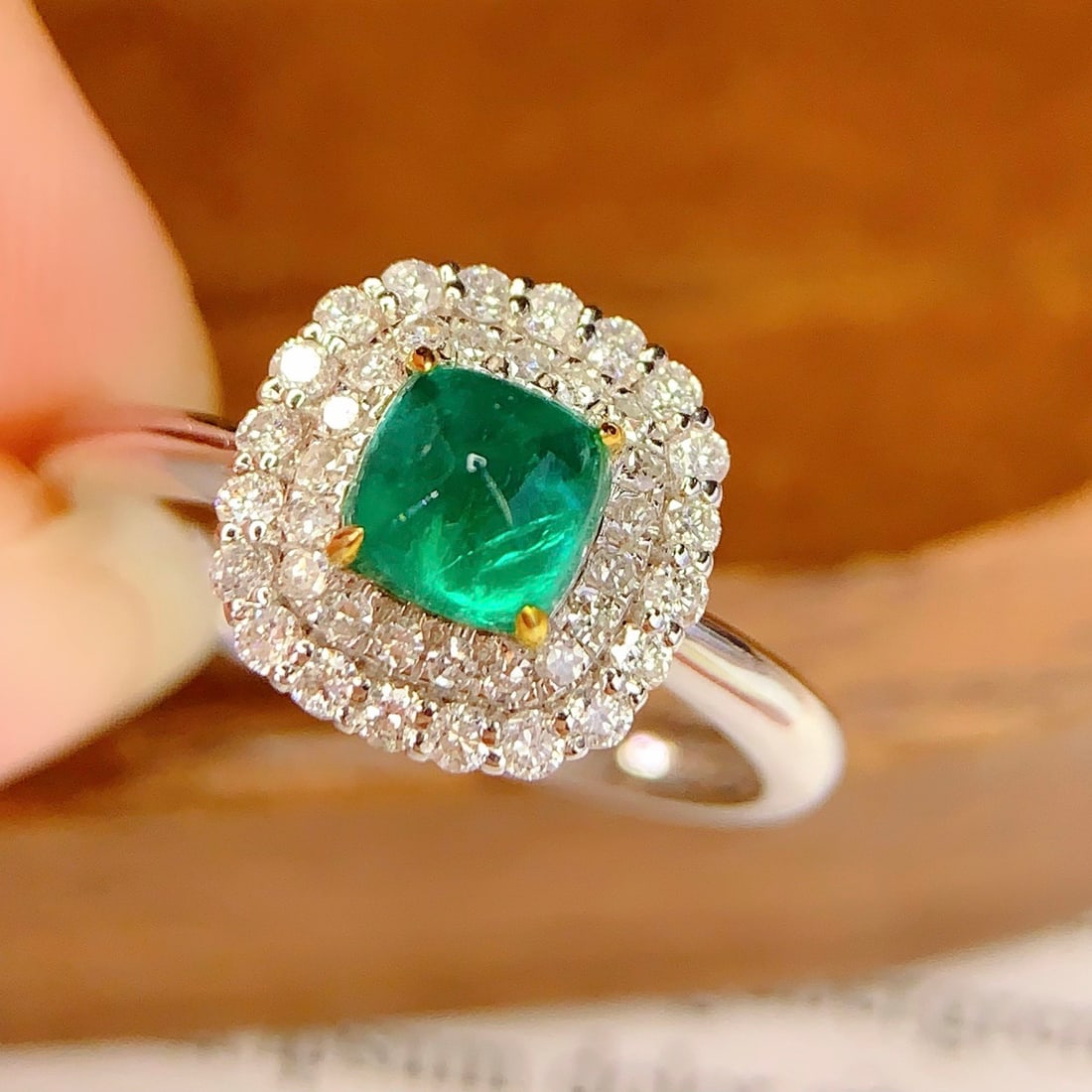 14k Gold 1 Ct Vivid Green Natural Emerald & Diamond Ring - 3