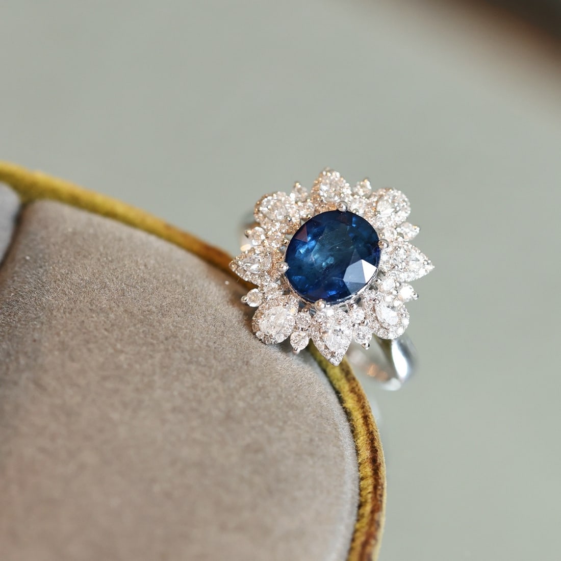 14k Gold 3.60 Ctw Natural Sapphire & Diamond Ring - 2