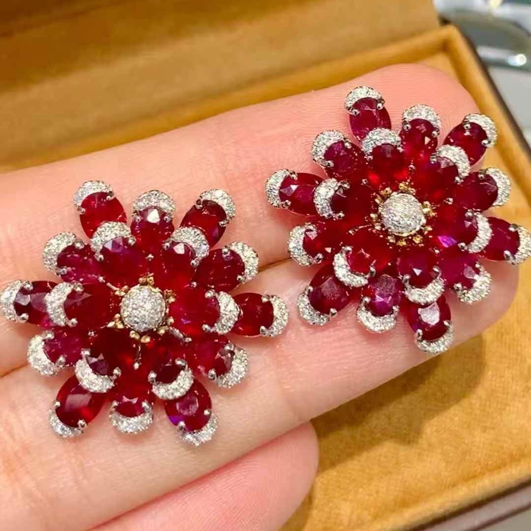 14k Gold 11.25 Ct Natural Ruby & Diamond Earrings: Ref:231107031 // gold content:14k gold // main gemstone:ruby // shape:oval // carat weight:11. 25ct // color:pigeonblood red // treatment:natural // // adjacent gemstone 2 : diamond // shape:round //