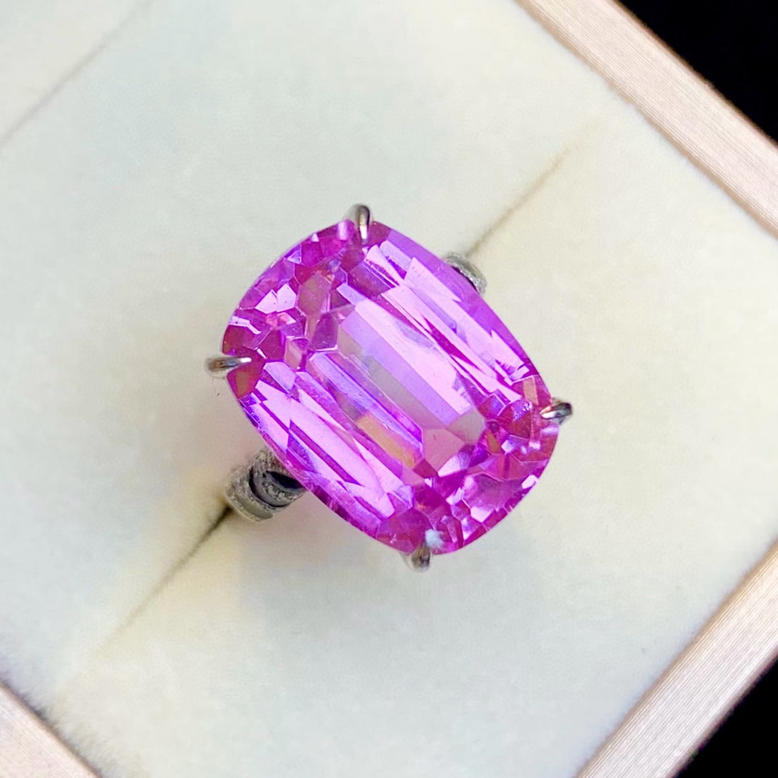 14k Gold 23.2 Ct Natural Kunzite & Diamond Ring - 2