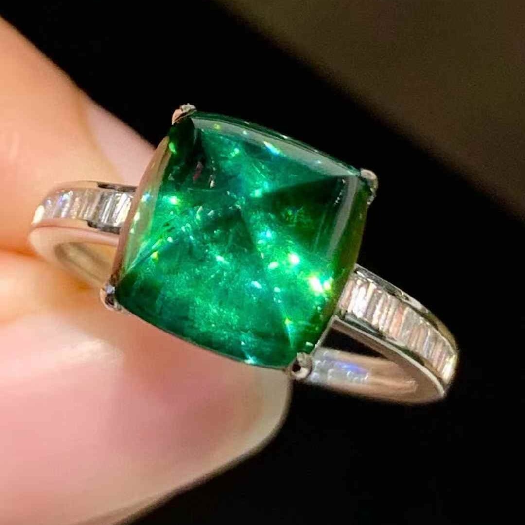 14k Gold 4.75 Ct Natural Tourmaline & Diamond Ring: Ref:231107093 // gold content:14k gold // ring size:7. 25us // // main gemstone:tourmaline // shape:sugar-loaf // carat weight:4. 75ct // color:green // treatment:natural // // adjacent gemstone 2 :