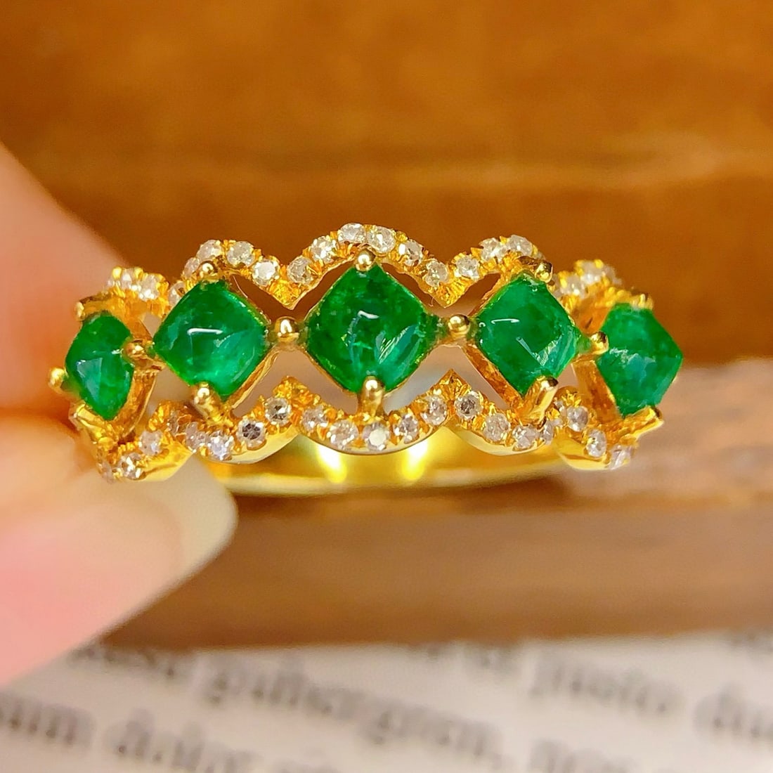 14k Gold 1.4 Ct Vivid Green Natural Emerald & Diamond Ring - 4