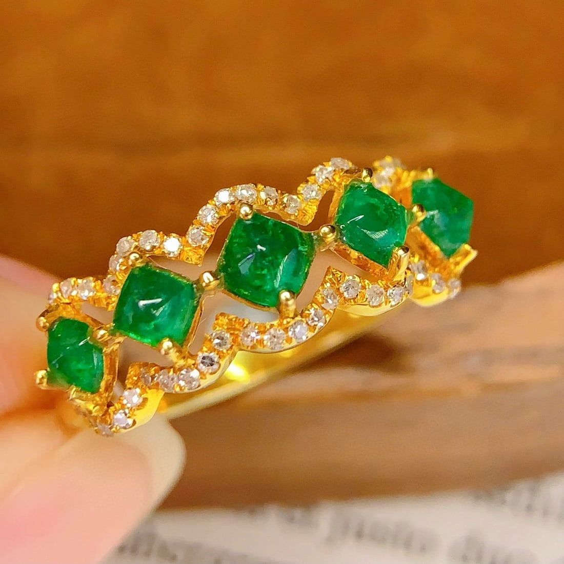 14k Gold 1.4 Ct Vivid Green Natural Emerald & Diamond Ring - 5