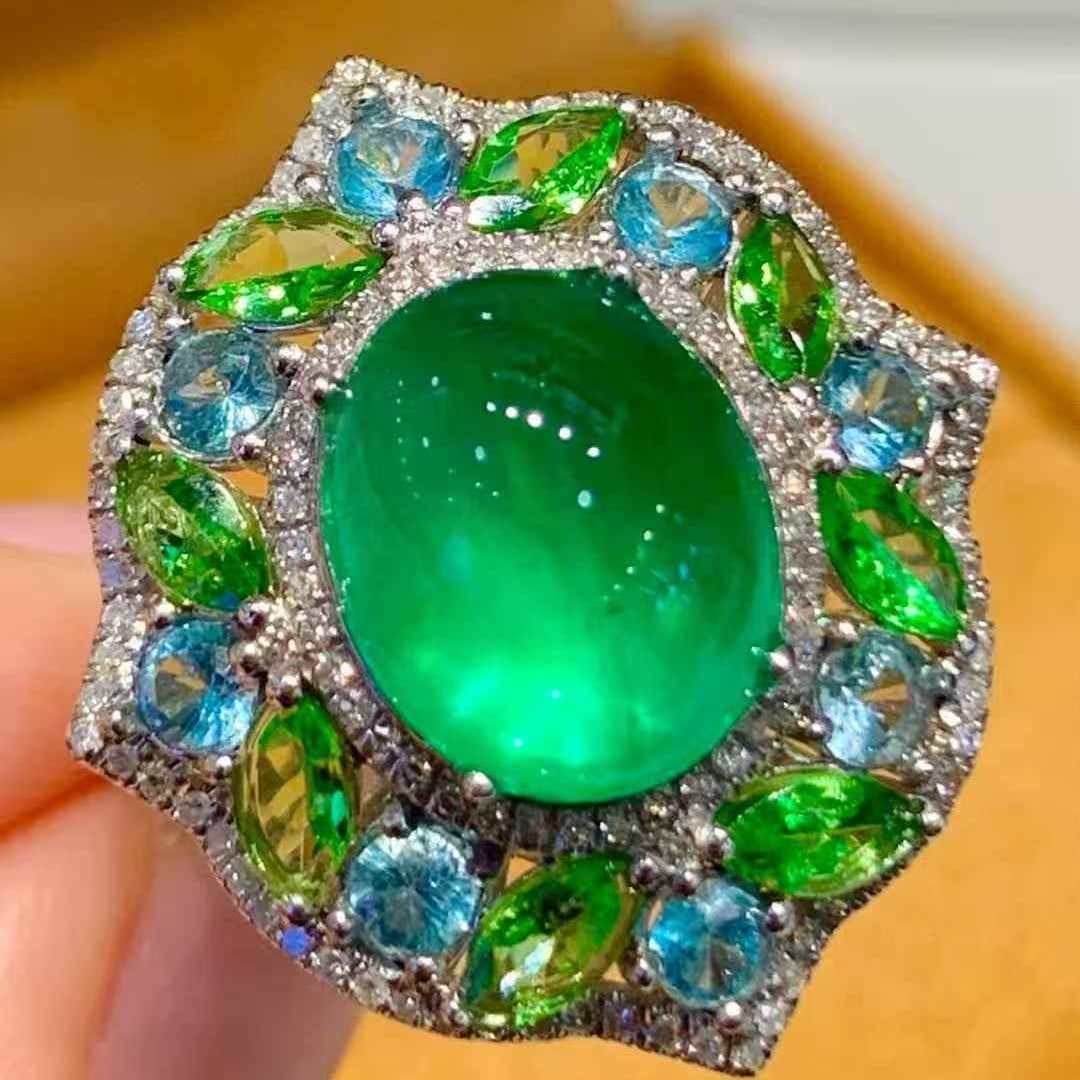 14k Gold 4.35 Ct Natural Emerald & Diamond Ring: Ref:231107145 // gold content:14k gold // ring size:7. 25us // // main gemstone:emerald // shape:oval // carat weight:4. 35ct // color:green // treatment:natural // // adjacent gemstone 2 : diamond