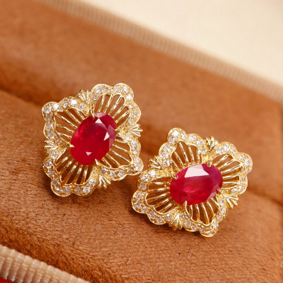 14k Gold 1.44 Ctw Natural Ruby & Diamond Earrings: Ref:231107147 // gold content:14k gold // main gemstone:ruby // shape:oval // carat weight:1. 19ct // color:pigeonblood red // treatment:natural // // adjacent gemstone 2 : diamond // shape:round //