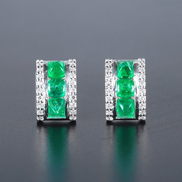14k Gold 1.36 Ctw Natural Emerald & Diamond Earrings: Ref:231107151 // gold content:14k gold // main gemstone:emerald // shape:sugar-loaf // carat weight:1. 16ct // color:green // treatment:natural // // adjacent gemstone 2 : diamond // number of