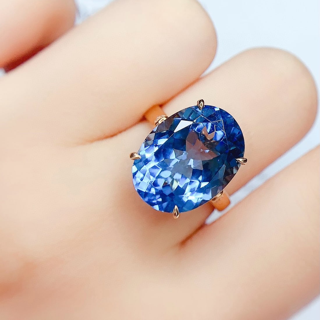 14k Gold 13 Ct Natural Topaz & Diamond Ring - 3