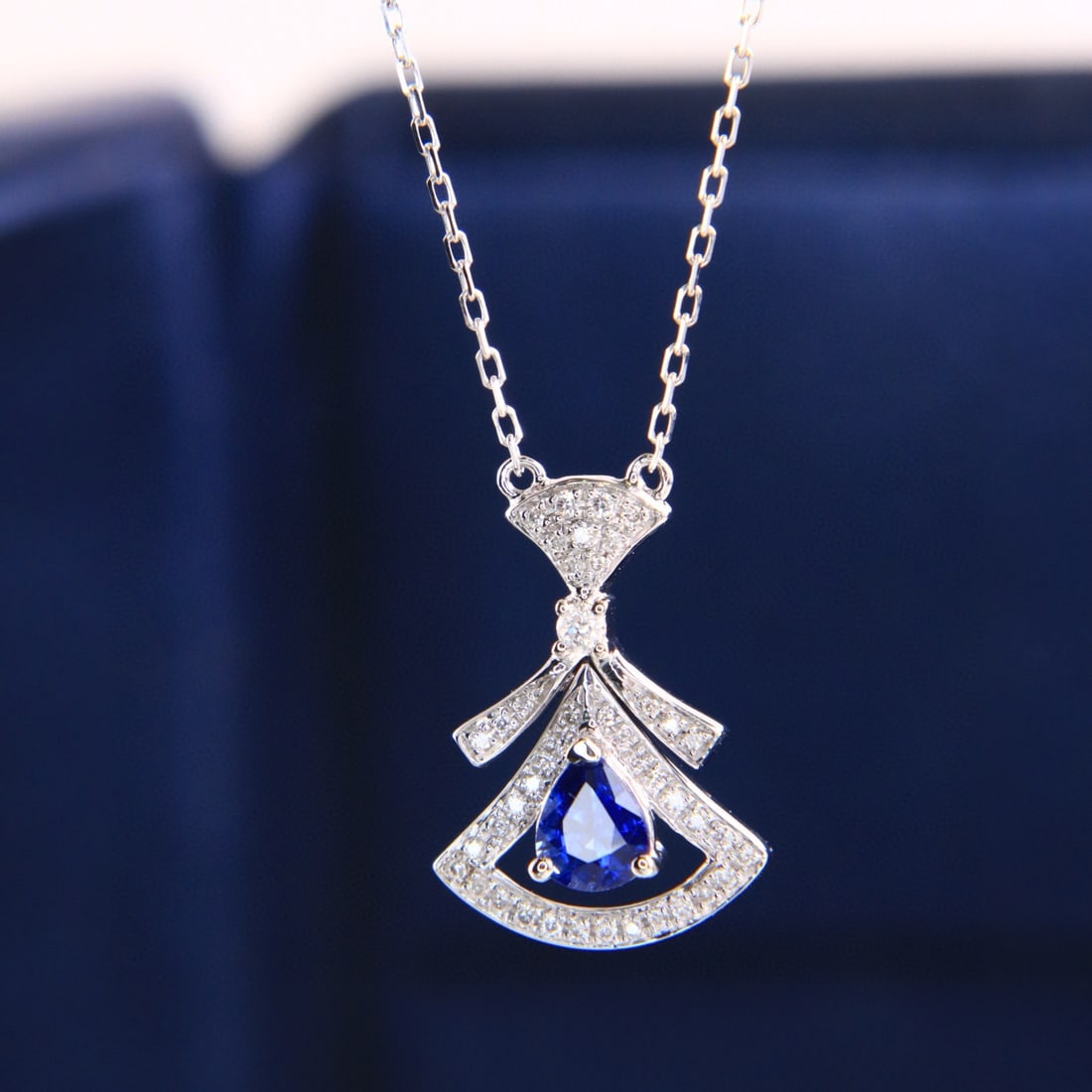 14k Gold 0.53 Ctw Vivid Blue Natural Sapphire & Diamond Necklace - 3