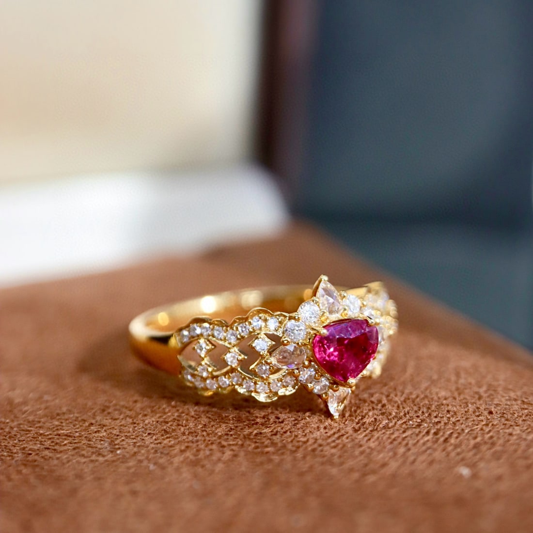 14k Gold 0.87 Ctw Natural Ruby & Diamond Ring - 3