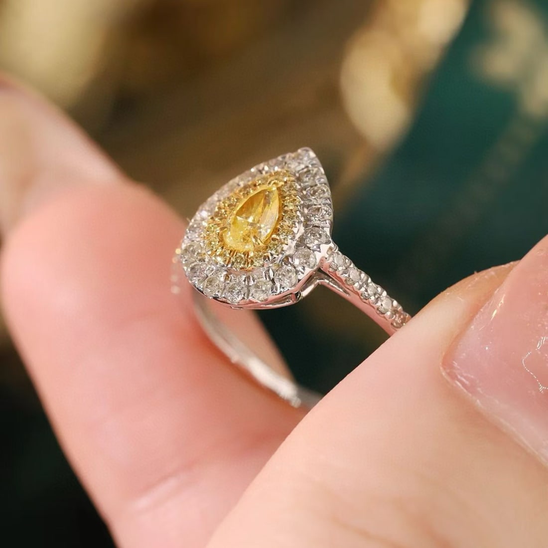 14k Gold 0.82 Ctw Natural Yellow Diamond & Diamond Ring - 2