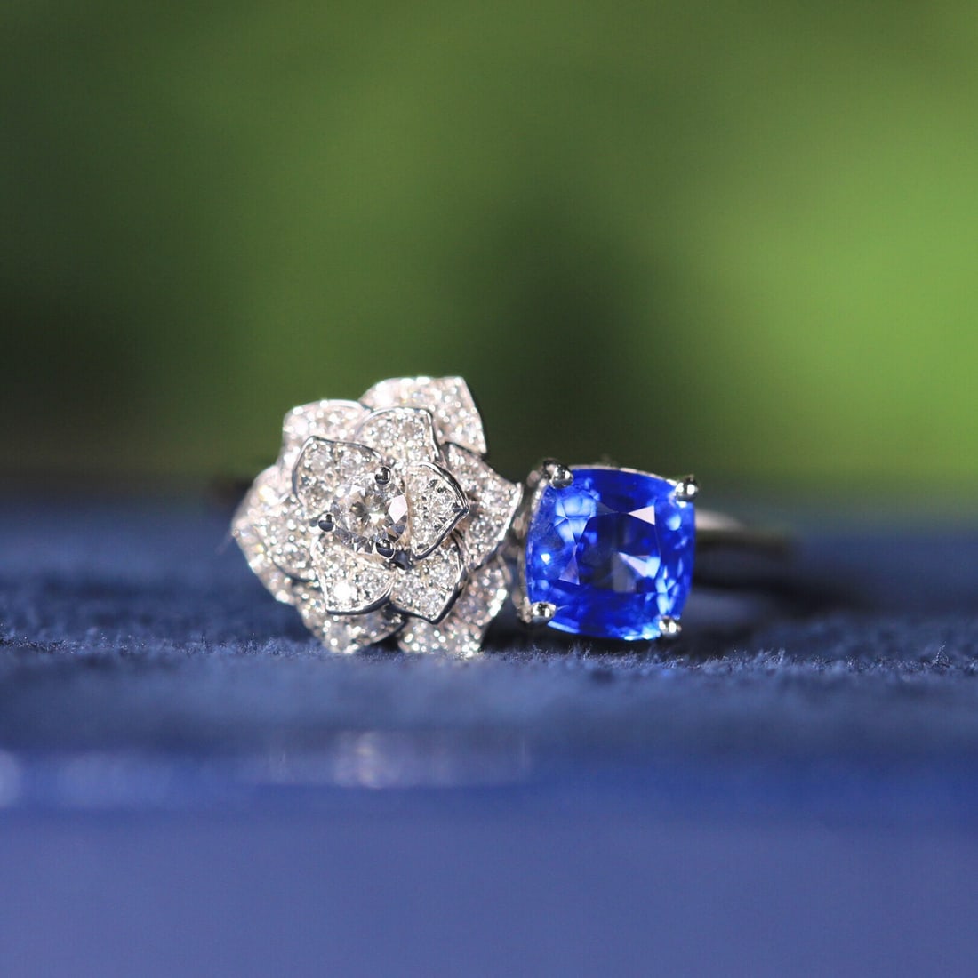 14k Gold 1.03 Ct Natural Sapphire & Diamond & Flowers Ring - 6