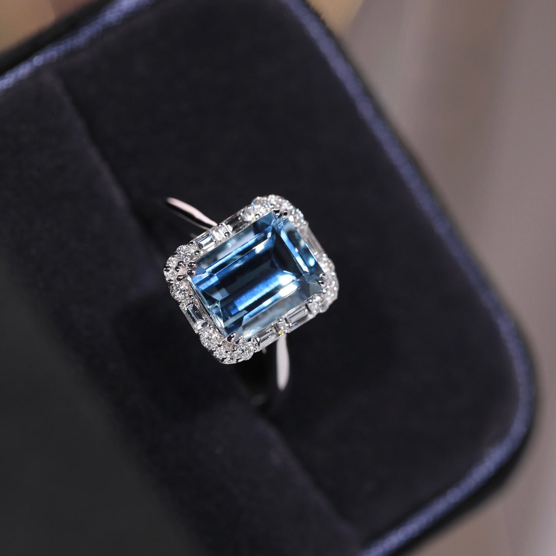 14k Gold 2.36 Ctw Natural Aquamarine & Diamond Ring - 6