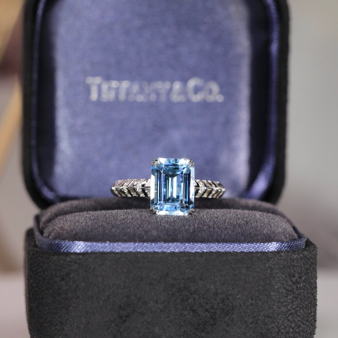 14k Gold 2.5 Ct Natural Aquamarine & Diamond Ring - 4