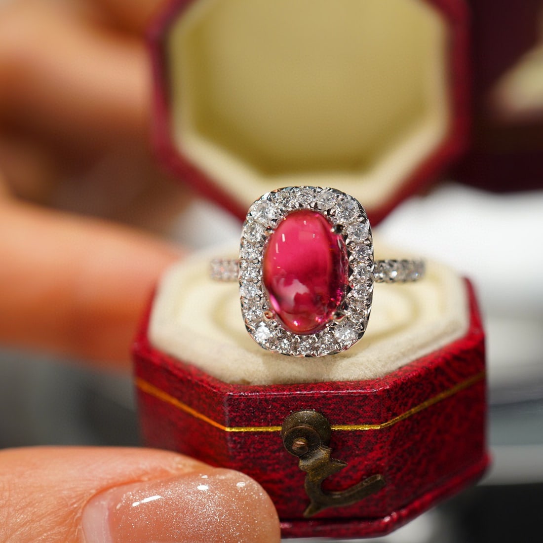 14k Gold 3.7 Ctw Natural Tourmaline & Diamond Ring: Ref:231108061 // gold content:14k gold // ring size:7. 25us // // main gemstone:tourmaline // shape:oval // carat weight:3. 2ct // color:red // treatment:natural // // adjacent gemstone 2 : diamond