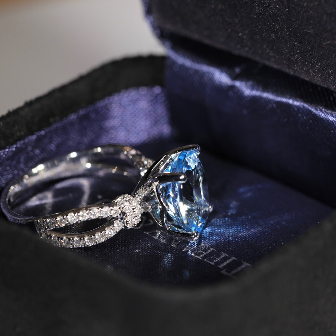 14k Gold 3.57 Ctw Natural Aquamarine & Diamond Ring - 9