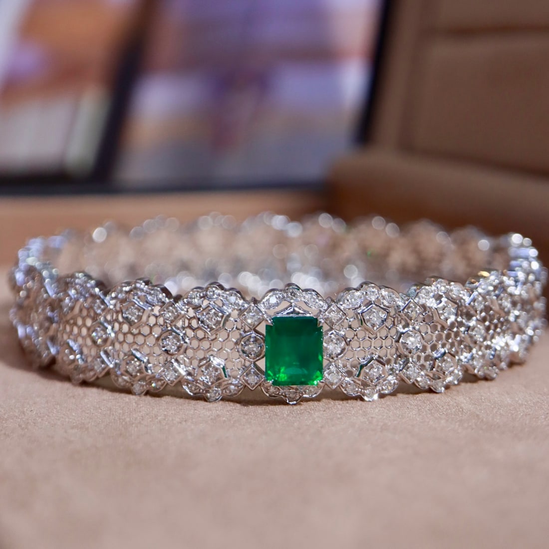 14k Gold 2.34 Ctw Vivid Green Natural Emerald & Diamond Bangle - 6