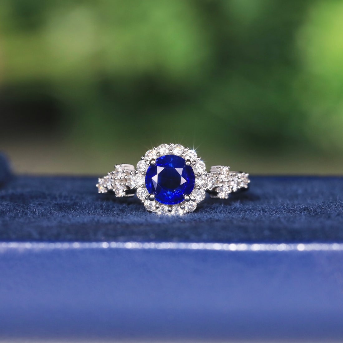 14k Gold 1.52 Ctw Vivid Blue Natural Sapphire & Diamond Ring: Ref:231108106 // gold content:14k gold // ring size:7. 25us // // main gemstone:sapphire // shape:round // carat weight:1. 08ct // color:vivid blue // treatment:natural // cut grade:g // // adjacent
