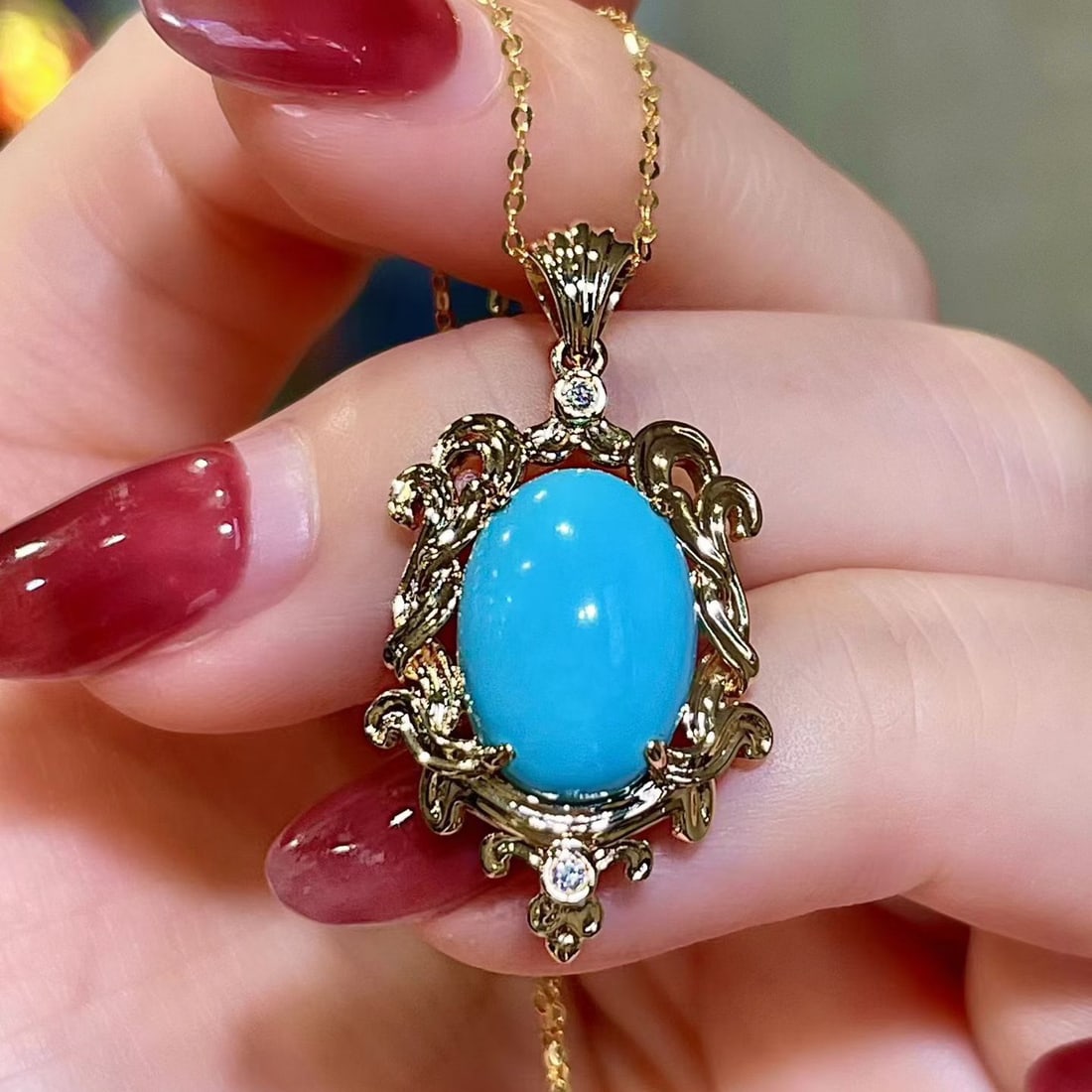 14k Gold 4.79 Ct Natural Blue Turquoise & Diamond Pendant( Without Chain ): Ref:231108141 // gold content:14k gold // main gemstone:blue turquoise // shape:oval // carat weight:4. 79ct // color:blue // treatment:natural // // adjacent gemstone 2 : diamond // shape:round //