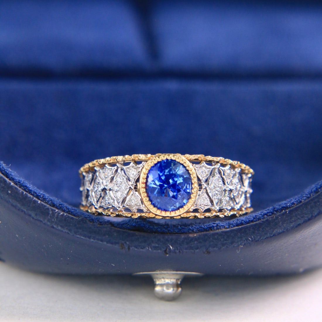 14k Gold 1.29 Ctw Natural Sapphire & Diamond Ring: Ref:231108142 // gold content:14k gold // ring size:7. 25us // // main gemstone:sapphire // shape:oval // carat weight:1. 2ct // color:cornflower blue // treatment:natural // // adjacent gemstone 2 :