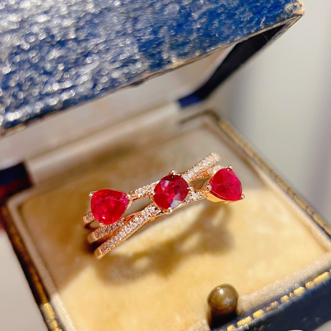 14k Gold 1.04 Ct Natural Ruby & Diamond Ring: Ref:231108153 // gold content:14k gold // ring size:7. 25us // // main gemstone:ruby // shape:multiple // carat weight:1. 04ct // color:red // treatment:natural // // adjacent gemstone 2 : diamond //