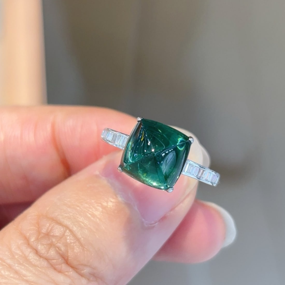 14k Gold 4.75 Ct Natural Tourmaline & Diamond Ring: Ref:231108161 // gold content:14k gold // ring size:7. 25us // // main gemstone:tourmaline // shape:sugar-loaf // carat weight:4. 75ct // color:green // treatment:natural // // adjacent gemstone 2 :