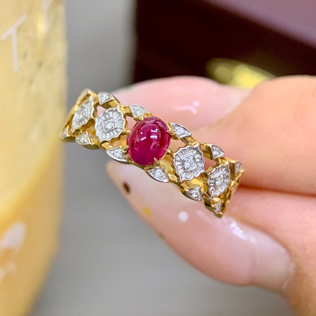 14k Gold 0.69 Ctw Natural Ruby & Diamond Ring: Ref:231108180 // gold content:14k gold // ring size:7. 25us // // main gemstone:ruby // shape:oval // carat weight:0. 65ct // color:red // treatment:natural // // adjacent gemstone 2 : diamond //