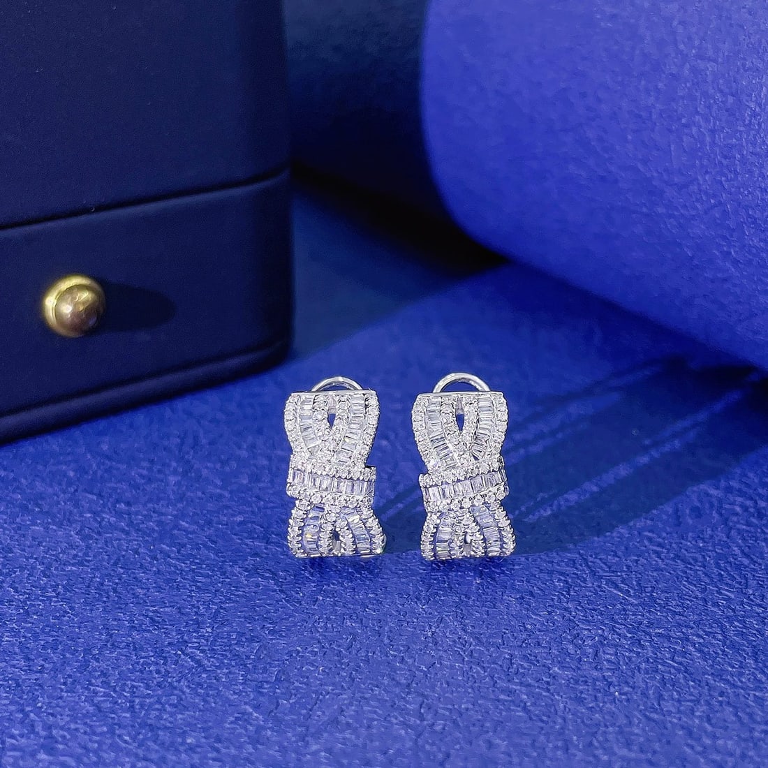 14k Gold 0.65 Ctw Natural H Diamond Earrings - 2