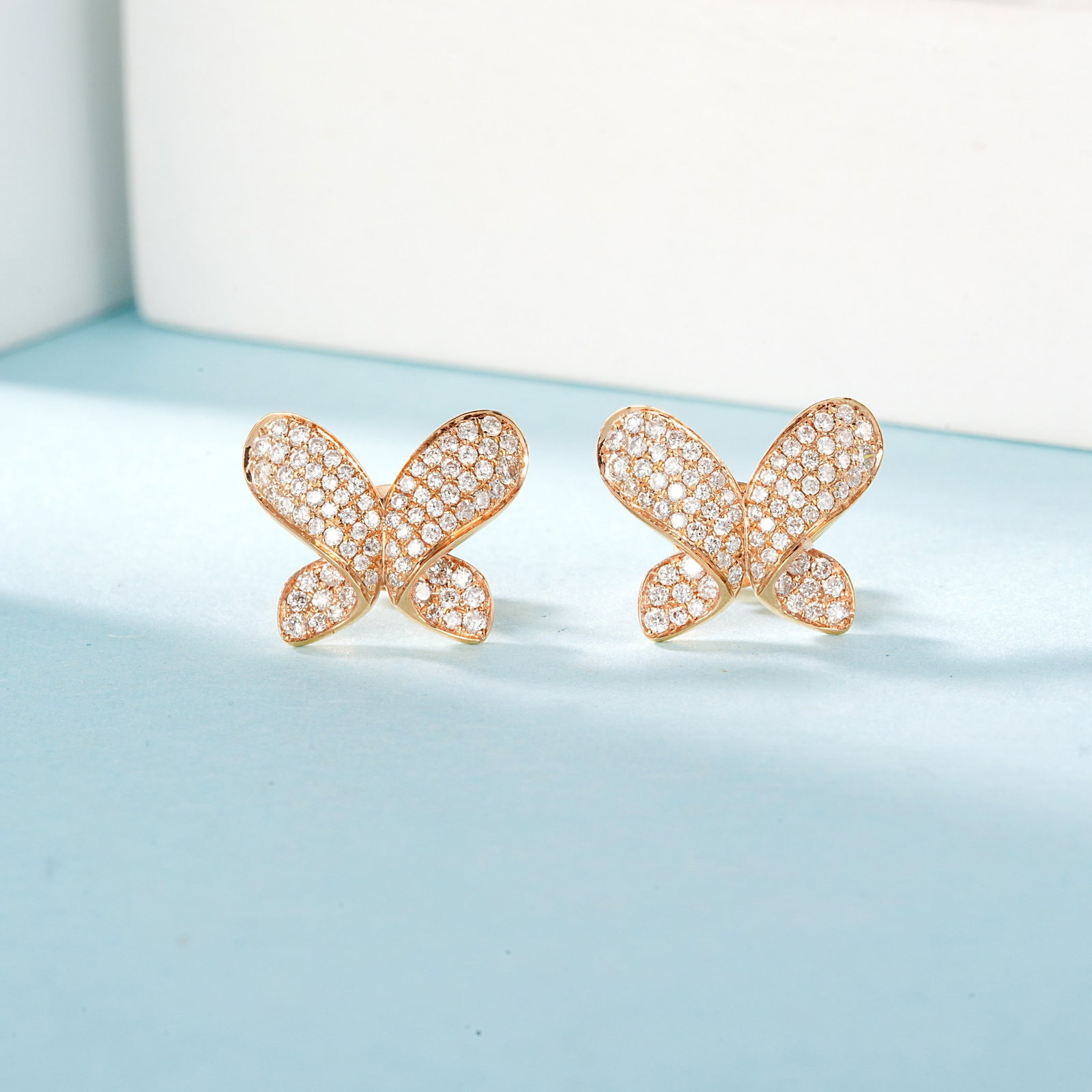 14k Gold 0.40 Ct Natural H Diamond Earrings: Ref:231108187 // gold content:14k gold // main gemstone:diamond // shape:round // carat weight:0. 40ct // clarity grade:vs-si // color:h // treatment:natural // cut grade:g // Condition: New Low