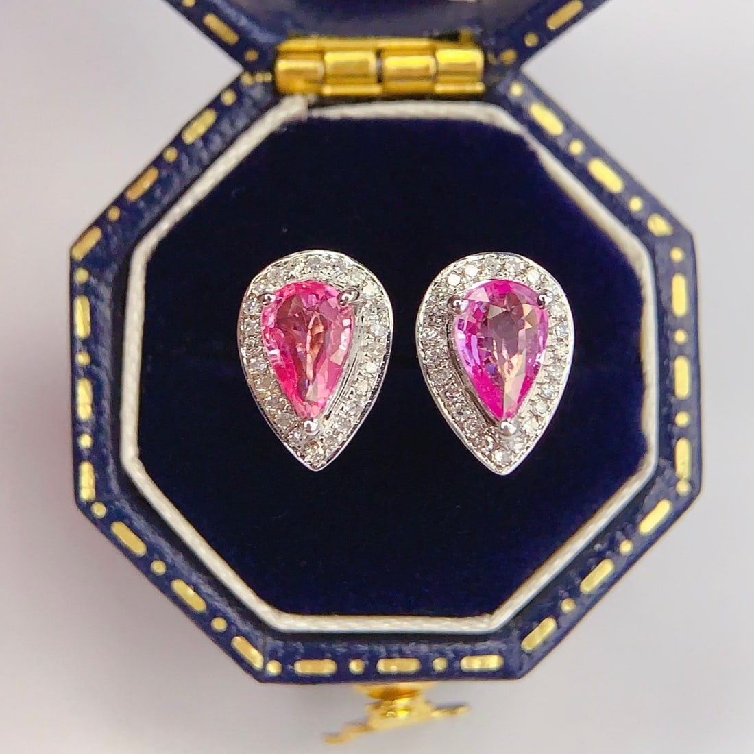 14k Gold 1 Ct Natural Sapphire & Diamond Earrings: Ref:231108217 // gold content:14k gold // main gemstone:sapphire // shape:pear // carat weight:1ct // color:pink // treatment:natural // // adjacent gemstone 2 : diamond // number of stones:48 //
