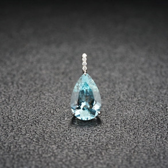 14k Gold 3.15 Ct Natural Aquamarine & Diamond Pendant( Without Chain ): Ref:231108233 // gold content:14k gold // main gemstone:aquamarine // shape:pear // carat weight:3. 15ct // color:santa maria color // treatment:natural // // adjacent gemstone 2 : diamond //