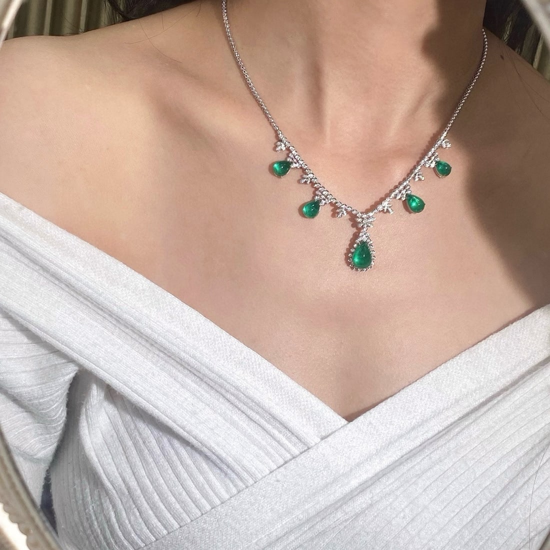 14k Gold 12.48 Ctw Vivid Green Natural Emerald & Diamond Necklace - 8