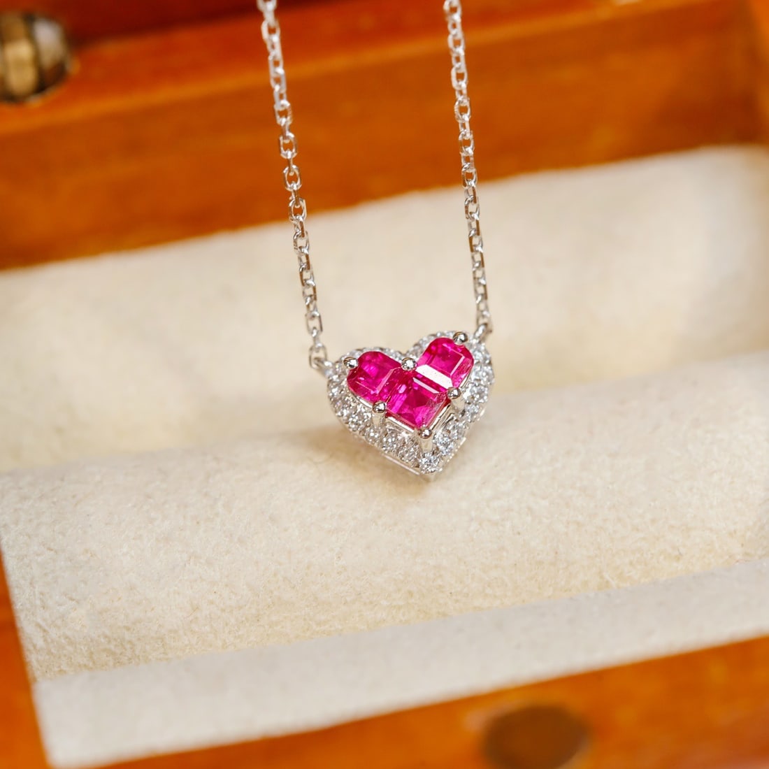 14k Gold 0.36 Ctw Natural Ruby & Diamond Necklace: Ref:231108296 // gold content:14k gold // main gemstone:ruby // shape:square // carat weight:0. 3ct // color:red // treatment:natural // // adjacent gemstone 2 : diamond // shape:round // carat